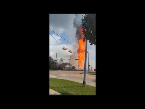 Video showing the Deer Park pipeline fire