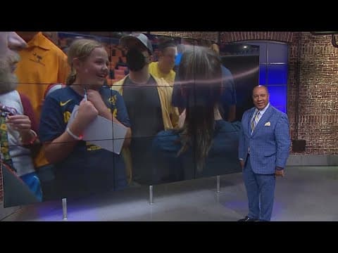 Fan gets Caitlin Clark t-shirt signed by Clark