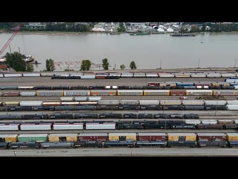 One of Canada's 2 major freight railroads is operating again. Here's what it means.