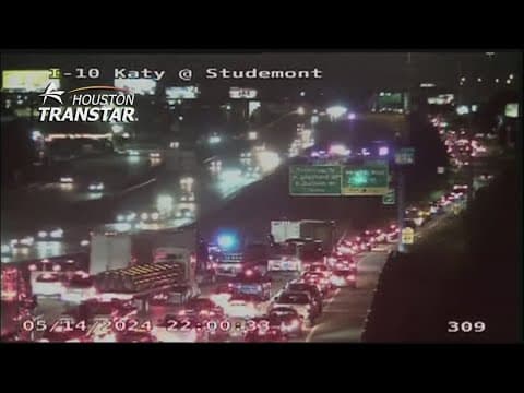 1 dead in crash involving motorcycle, 18-wheeler on Katy Freeway westbound at Heights Blvd