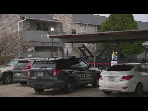HPD: Intruder fatally shot during SW Houston apartment break-in; 2 suspects at large