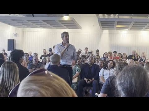 Former U.S. congressman Beto O'Rourke holds town hall in Indianapolis