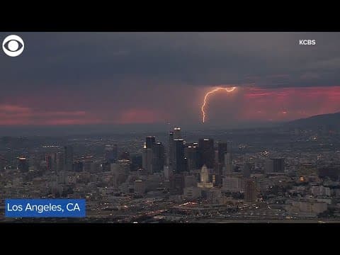 Lightning storm hits Los Angeles