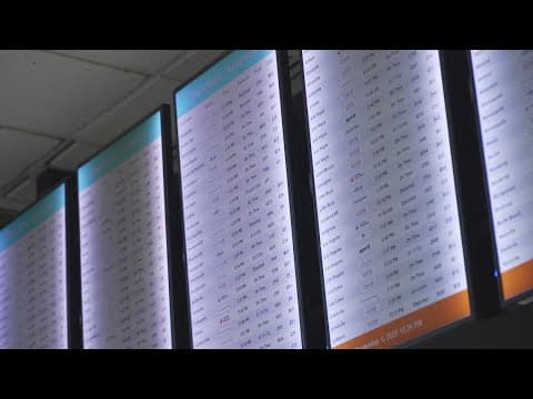 Americans pack airports in record-setting Labor Day travel