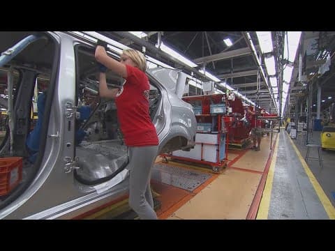 Fewer people filing for, claiming unemployment in latest Labor Department report