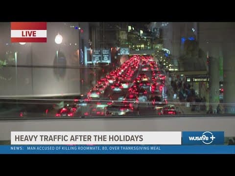Reagan International crowded as people return from holiday travel