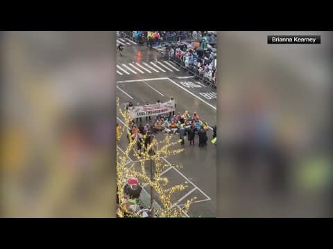 Pro-Palestinian protesters arrested after briefly stopping Macy's Thanksgiving Day Parade