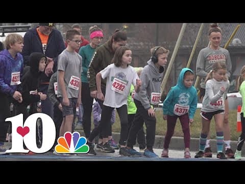 Hundreds start 2023 running 5K race