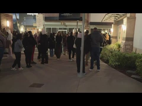 Black Friday opens up holiday shopping season