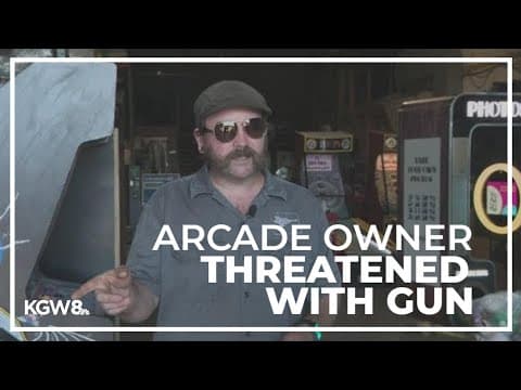 Burglary suspect threatens arcade owner with gun
