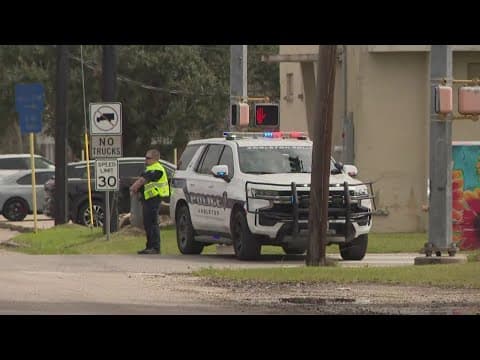 Downtown Angleton evacuated due to bomb threat near courthouse