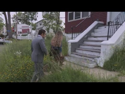 Data shows homeowners are holding on to their properties