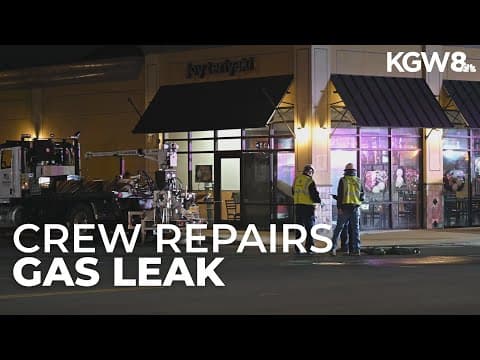 Crews repair gas leak in Southeast Portland