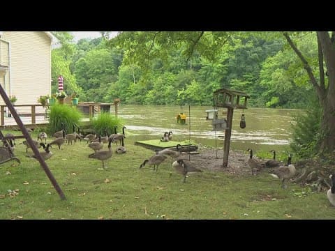 Tippecanoe River floods neighborhood