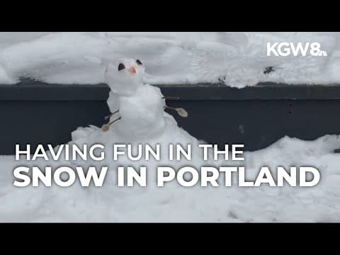 Young Portlanders enjoy Thursday morning snow
