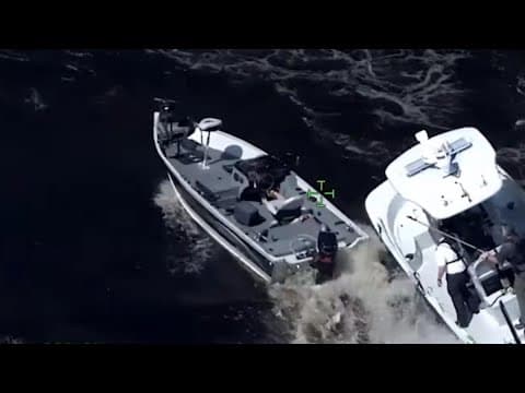 Florida deputies save unconscious man in boat spinning out of control