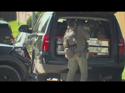 Woman in custody after barricade situation in Fort Worth