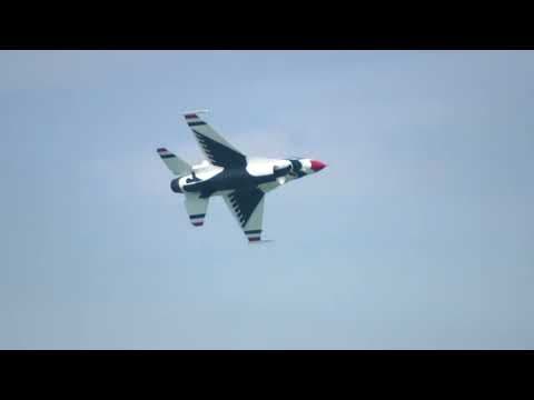 Thousands gather along lakefront to watch 2023 Chicago Air and Water Show