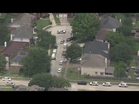 Man arrested after mover finds body in boxes at north Harris County home