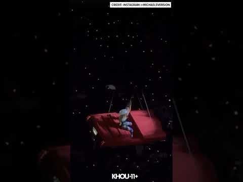 Apparent malfunction at Houston Beyoncé concert gives fans a scare #shorts