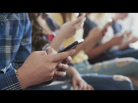 Dallas ISD approves new cell phone ban