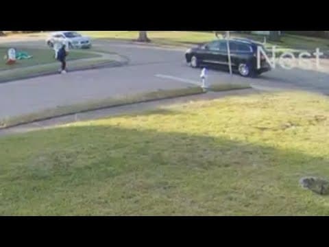 Police looking for driver who hit North Texas child, then drove away
