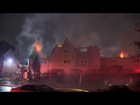 Raw video: Fire rips through apartment complex in southwest Houston