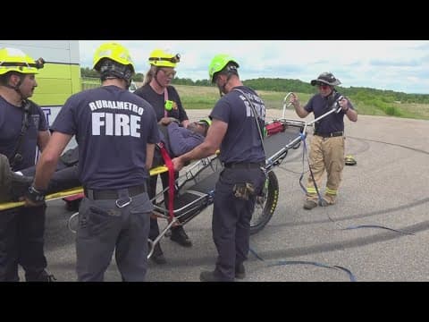 Rural Metro trains for mountain rescues as hiking season heats up