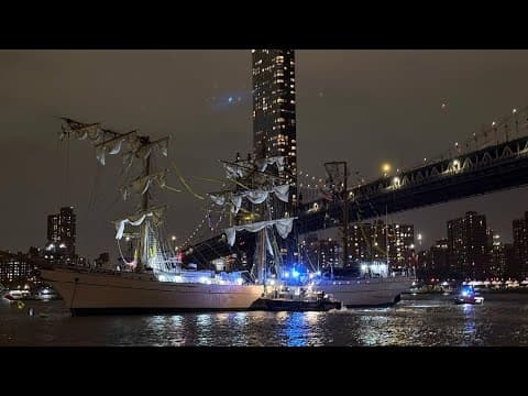 Mexican tall ship strikes Brooklyn Bridge, snapping masts and killing 2 crew members