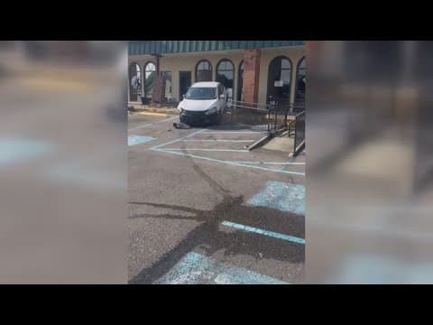 Eyewitness recounts car crashing into Kenner clinic, then speeding off