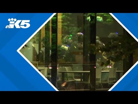 Police enter building occupied by protesters at UW