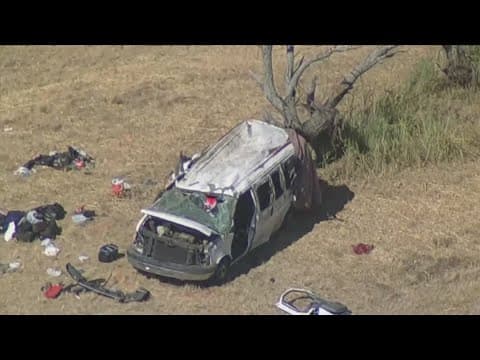 4 killed, 10 injured in rollover crash in North Texas, officials say