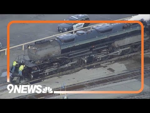 Big Boy locomotive stops in Colorado