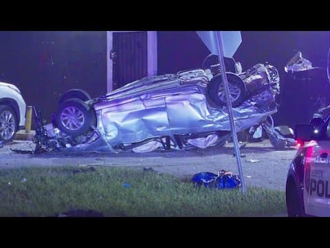 Breaking: 2 dead, 2 injured in rollover crash following chase in SE Houston, police say