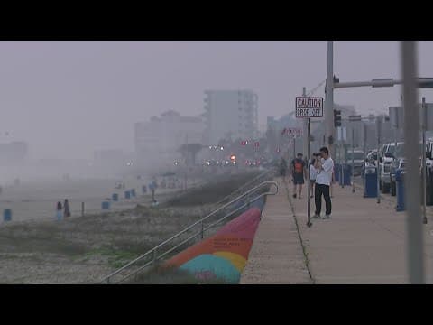 Spring break crowd flocks to Galveston Island