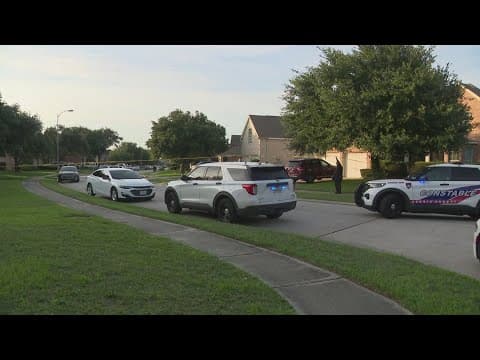 Man randomly flagged down vehicles, stabbed multiple drivers in north Harris County, officials say