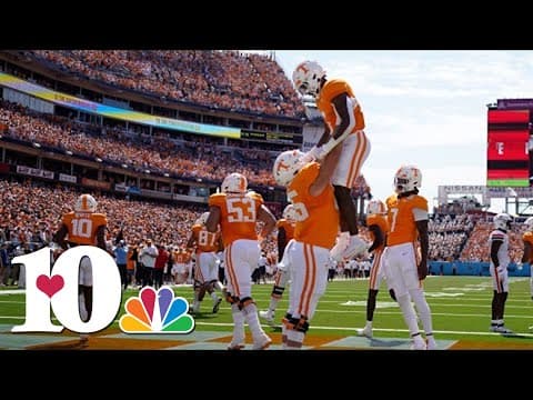 🍊Vols celebrate big win against Virginia🍊