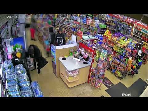 Video shows robbery suspect steal Brink truck driver's bag of cash at convenience store #shorts