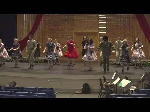 Knoxville students set stage for 'Big Fish' musical