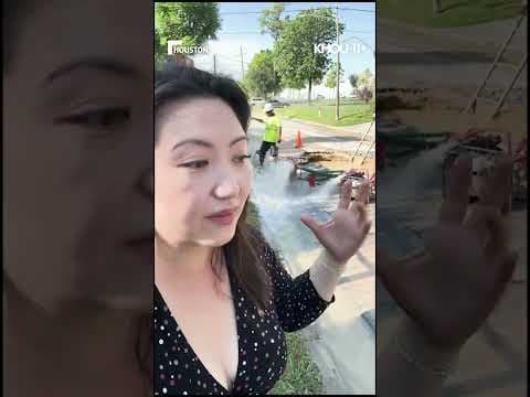 Massive hole opens up on road in southeast Houston community
