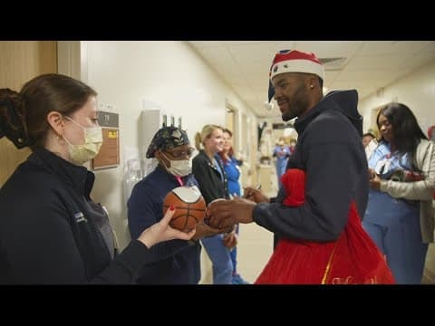 Wizards spread holiday cheer