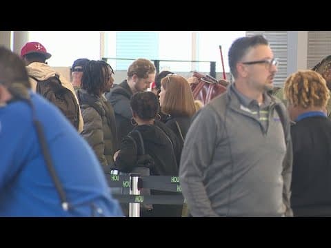 Houston airports prepare for busy Thanksgiving travel period