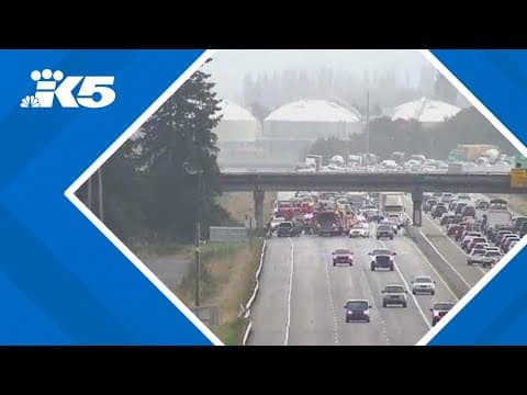 2-car rollover crash closes 3 lanes of NB I-5 in Everett