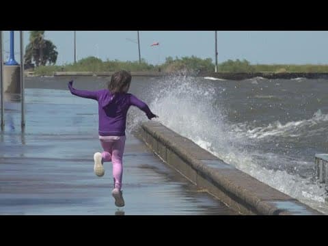 Local high wind warning due to Hurricane Ian