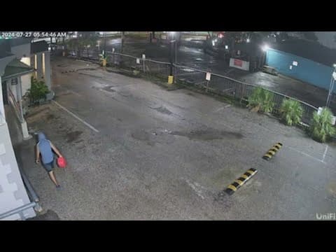 Houston news: Surveillance video shows man setting bar on fire