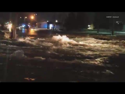 Crews respond to water main break in north Minneapolis