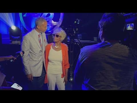 90-year-old New Orleans hair stylist honored at international beauty show