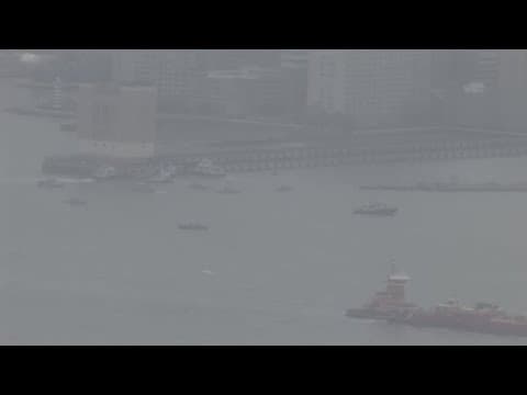 6 killed after helicopter crashes into Hudson River in New York City, AP source says