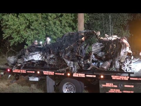 18-year-old killed after Mercedes bursts into flames following crash in The Woodlands