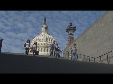 Local federal employees preparing to continue working without a paycheck